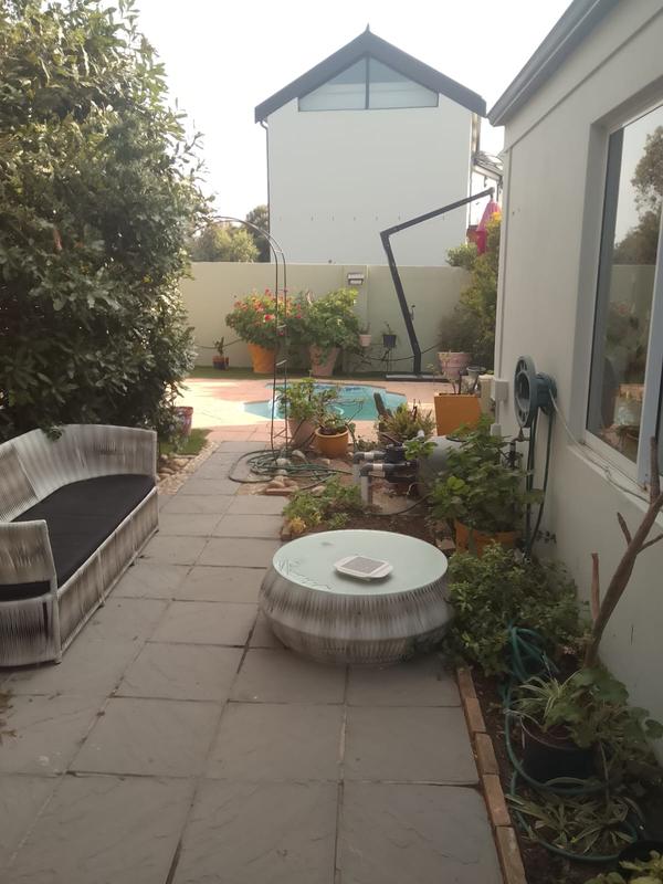 3 Bedroom Property for Sale in Heritage Park Western Cape